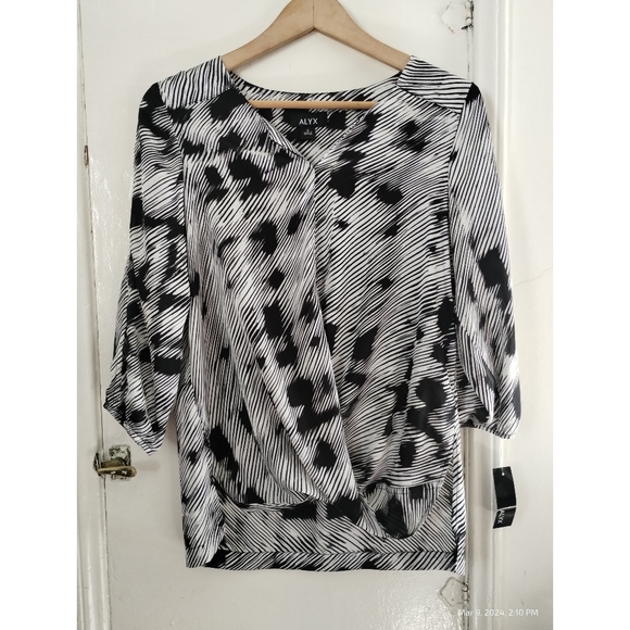 Alyx Blouse - Picture 1 of 5